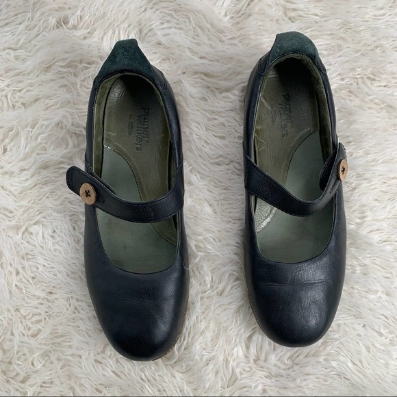 Planet Walker by Simple Black Mary Jane Velcro Women’s Size 11 - Picture 2 of 11